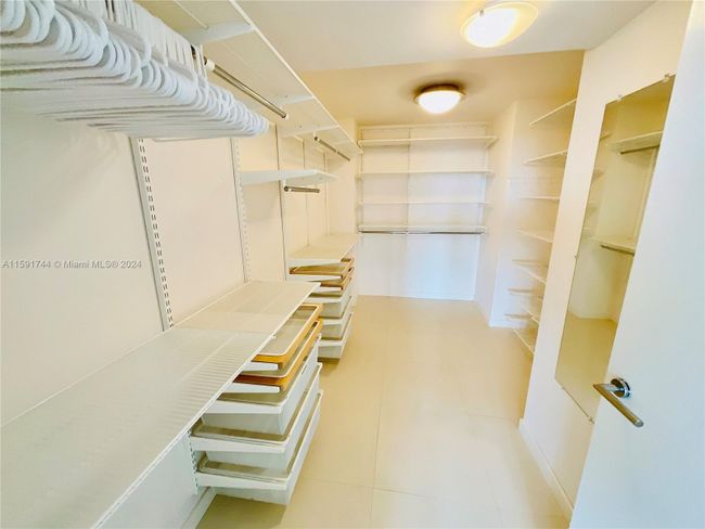 APT-11B - 881 Ocean Dr, Condo with 2 bedrooms, 2 bathrooms and null parking in Key Biscayne FL | Image 45