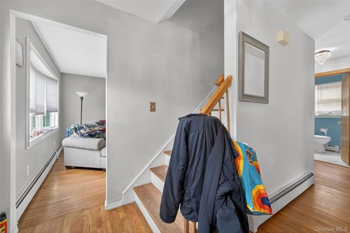 19 Mcgarrah Rd, Monroe, NY, 10950-3727 | Card Image