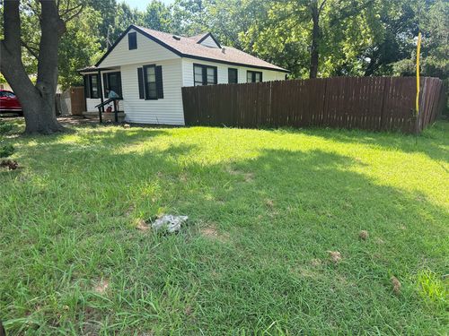 1602 Bruce Dr, Garland, TX, 75043-3301 | Card Image