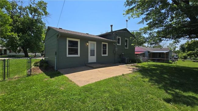 rear patio with kitchen entry | Image 7