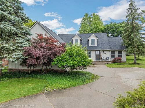 1379 Hathaway Rising, Rochester Hills, MI, 48306-3945 | Card Image