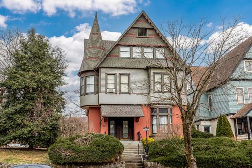 634 Greenup St, Covington, KY, 41011-2552 | Card Image