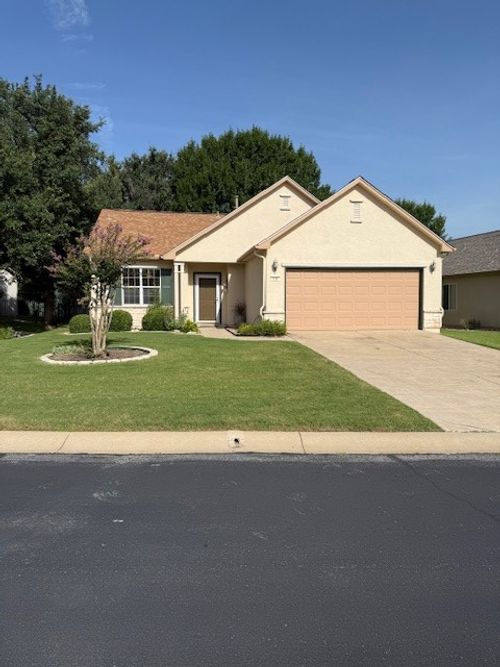 106 Lubbock Dr, Georgetown, TX, 78633-4955 | Card Image