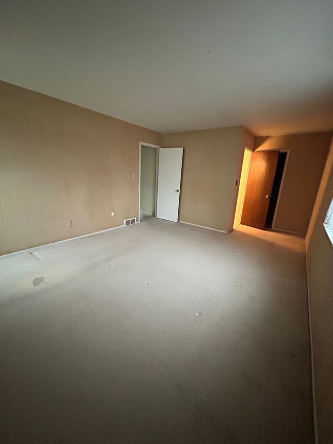 APT-21 - 8127 Colony Dr, Condo with 2 bedrooms, 2 bathrooms and null parking in Grosse Ile MI | Image 17