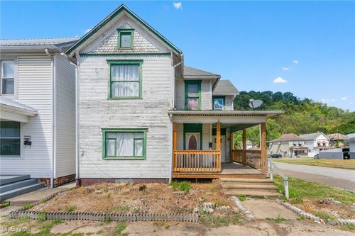 401 Broadway Ave, Wellsville, OH, 43968-1652 | Card Image