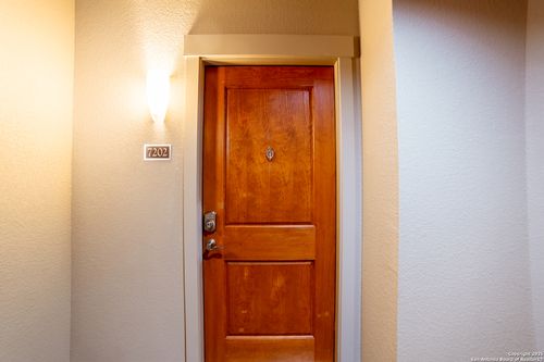 7202-7342 Oak Manor Dr, San Antonio, TX, 78229-4579 | Card Image