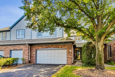 74 Trent Court, Townhouse with 2 bedrooms, 2 bathrooms and 4 parking in Burr Ridge IL | Image 1