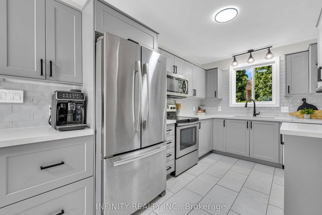 1803 Vicky Cir, House other with 4 bedrooms, 2 bathrooms and 2 parking in Windsor ON | Image 11