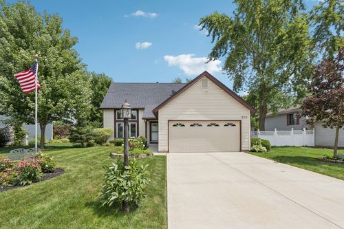205 Plymouth Dr, Streamwood, IL, 60107-1029 | Card Image
