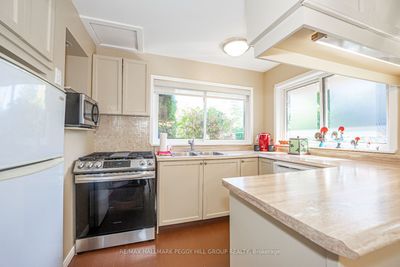 542b Maple St, House other with 2 bedrooms, 1 bathrooms and 4 parking in Collingwood ON | Image 3