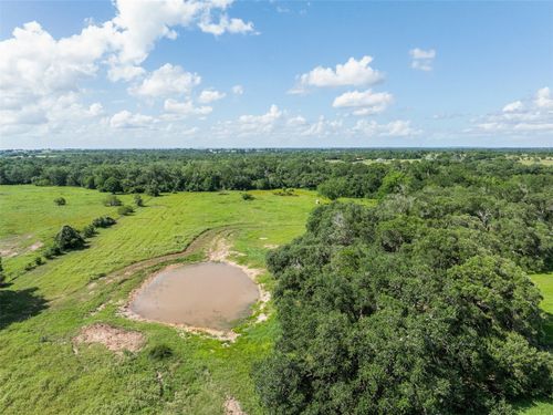 2550 County Road 201, Weimar, TX, 78962-5230 | Card Image
