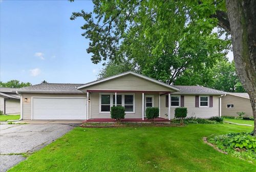 494 Hyland Dr, Stoughton, WI, 53589-1137 | Card Image
