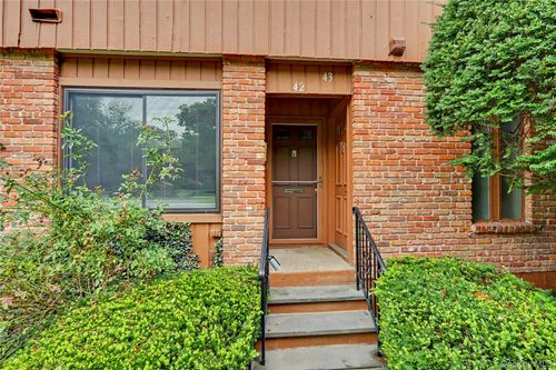 42 Coachlight Sq, Montrose, NY, 10548-1244 | Card Image