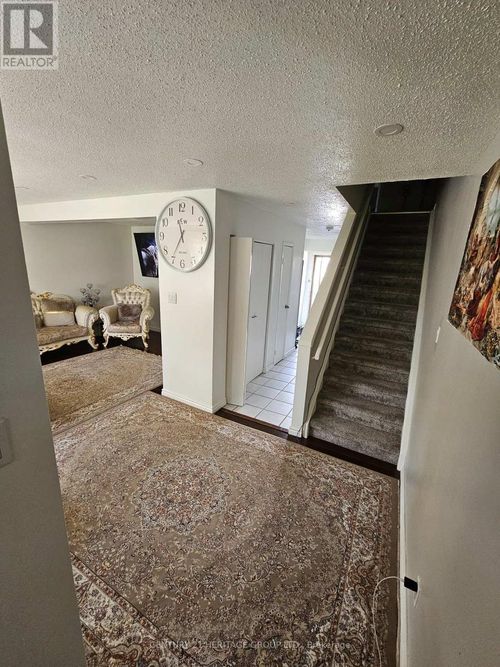 24-89 Highview Avenue E, London South (South P), ON, N6C5V7 | Card Image