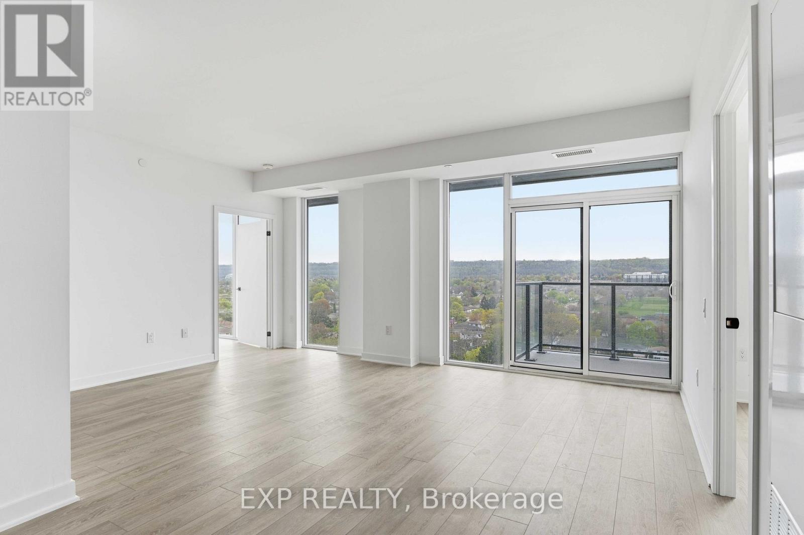 Residential in Hamilton (Riverdale) 5