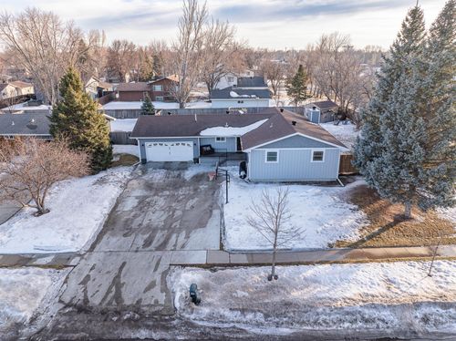 2408 16th Ave S, Fargo, ND, 58103-3735 | Card Image