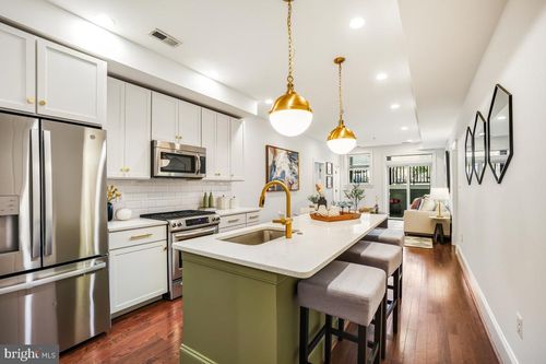 unit-2-321 18th St Se, WASHINGTON, DC, 20003-2403 | Card Image