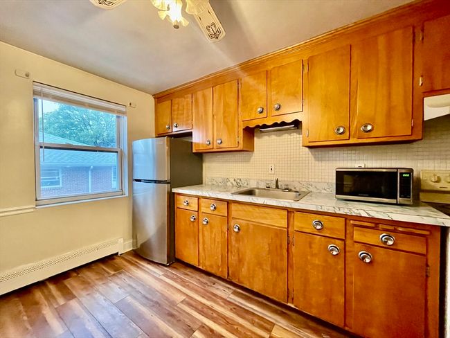 APT-9 - 39 Montvale Ave, Condo with 1 bedrooms, 1 bathrooms and 1 parking in Woburn MA | Image 9