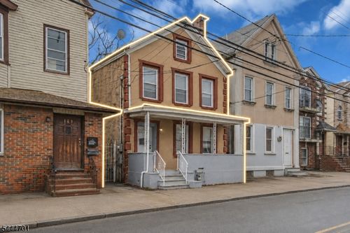 142 E Jersey St, Elizabethport, NJ, 07206-1707 | Card Image