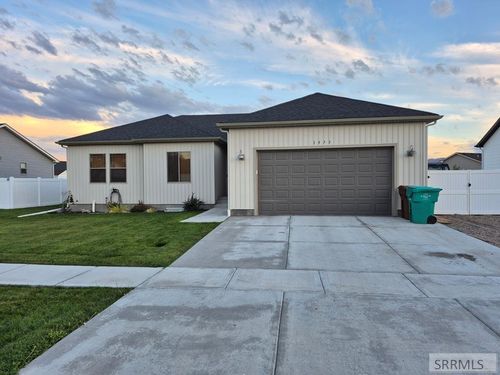 1573 Petersburg Dr, Chubbuck, ID, 83202-5270 | Card Image