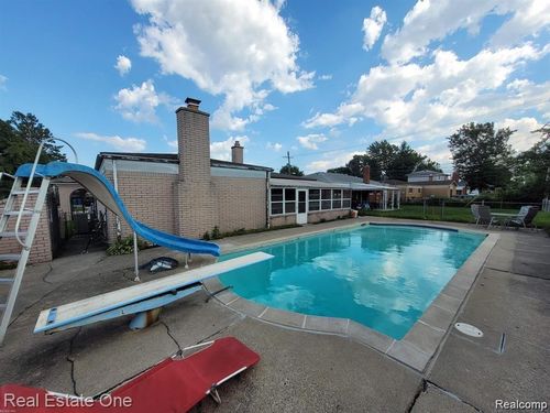 30051 Moulin Ave, Warren, MI, 48088-3151 | Card Image