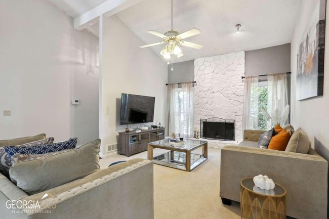 200 N Falcon Blf, House other with 3 bedrooms, 3 bathrooms and 2 parking in Alpharetta GA | Image 8