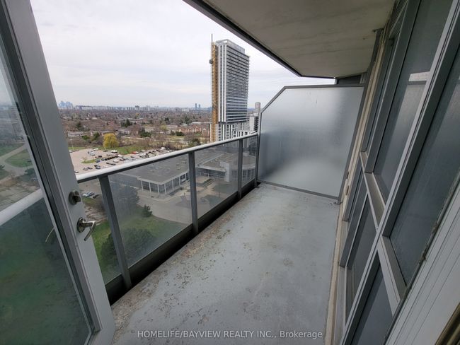 2002 - 5791 Yonge St, Condo with 3 bedrooms, 2 bathrooms and 1 parking in North York ON | Image 12