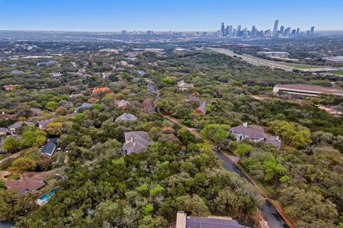 2904 Regents Park, Austin, TX, 78746-7617 | Card Image
