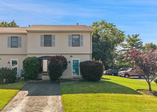 61 Zugibe Ct, West Haverstraw, NY, 10993-1250 | Card Image