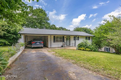 1919 Smokemont Dr, Maryville, TN, 37801-5481 | Card Image