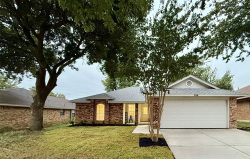 818 Wind Brooke Dr, Arlington, TX, 76001-7507 | Card Image