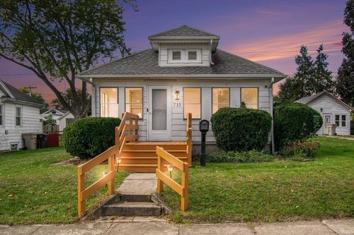 715 S 35th St, South Bend, IN, 46615-2405 | Card Image