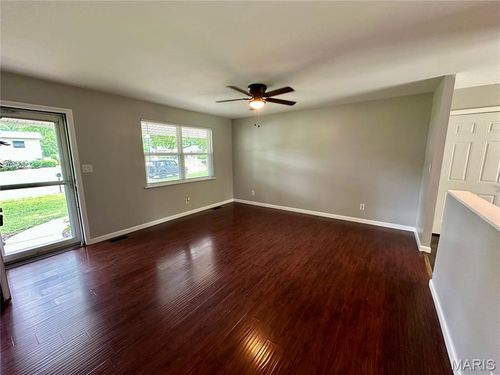 7 Oxbow Rd, Saint Peters, MO, 63376-1503 | Card Image