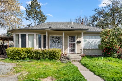 610 Nw B Street, Grants Pass, OR, 97526 | Card Image