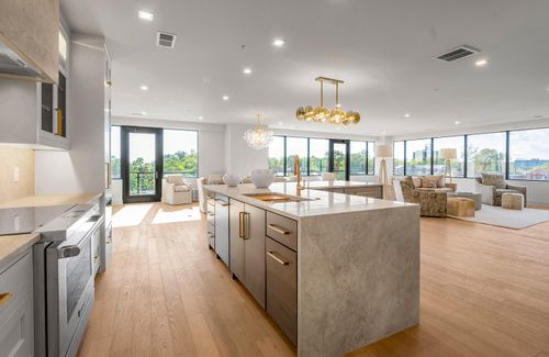 705-106 W Vine, Lexington, KY, 40507 | Card Image