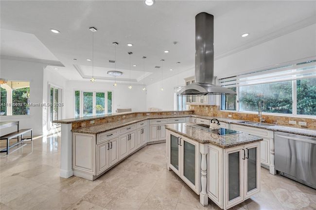 13400 Sw 83 Rd Ave, House other with 4 bedrooms, 6 bathrooms and null parking in Pinecrest FL | Image 13