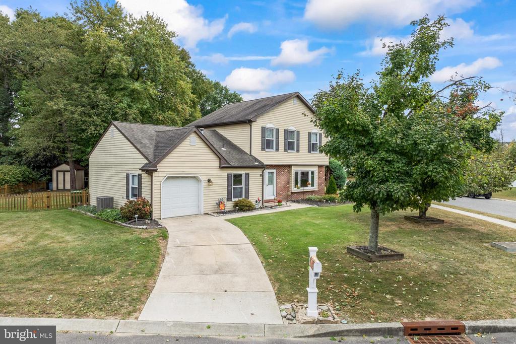 Champagne Ct, Swedesboro, NJ 08085