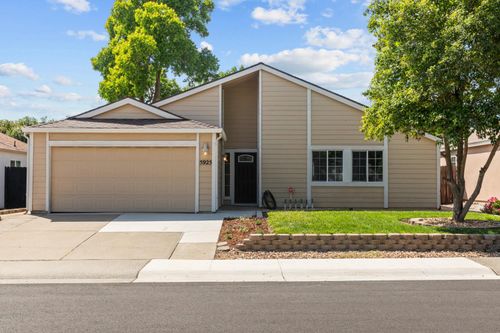 5925 Creighton Way, Sacramento, CA, 95842 | Card Image