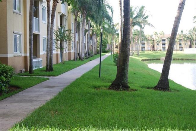 APT-111 - 2600 S University Dr, Condo with 2 bedrooms, 2 bathrooms and null parking in Davie FL | Image 20