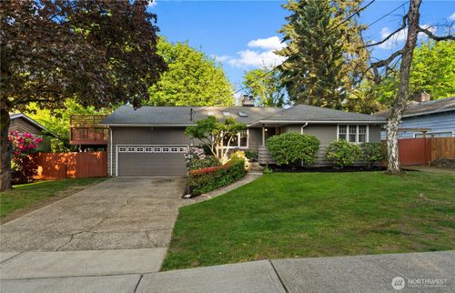 4918 119th Ave Se, Bellevue, WA, 98006-2748 | Card Image