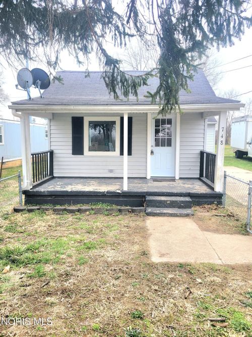 748 S Front St, Fremont, OH, 43420-3408 | Card Image
