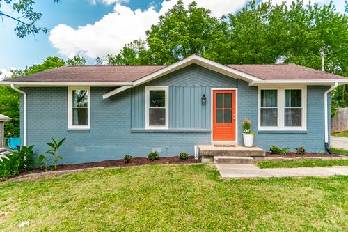 112 Crestmont Dr, Hendersonville, TN, 37075-2936 | Card Image