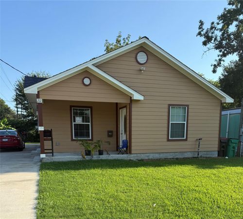 210 E Homan St, Baytown, TX, 77520-3043 | Card Image