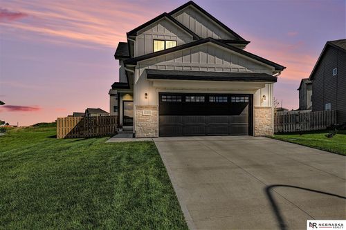 12207 S 111th Ave, Papillion, NE, 68046-5884 | Card Image