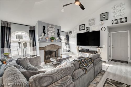 2065-3145 E Flamingo Rd, Las Vegas, NV, 89121-4352 | Card Image
