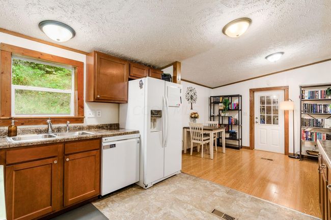 9072 Walnut Dowler Rd, House other with 2 bedrooms, 2 bathrooms and null parking in Logan OH | Image 14