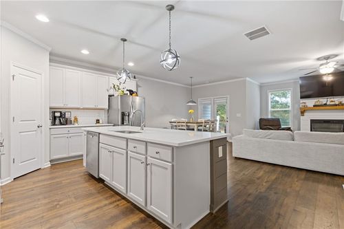 5639 Parkview Ln, Flowery Branch, GA, 30542-3122 | Card Image