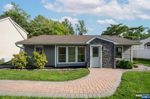 19 Apache Trl, Rockaway Boro, NJ, 07866-1028 | Card Image