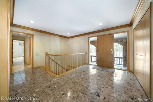 4017 Hidden Woods Dr, Bloomfield Hills, MI, 48301-3129 | Card Image