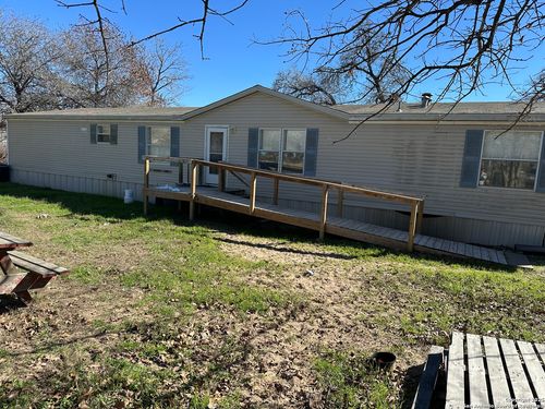247 Flores Oaks Dr, Floresville, TX, 78114-9350 | Card Image